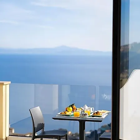 Sea View Bed and Breakfast 4*