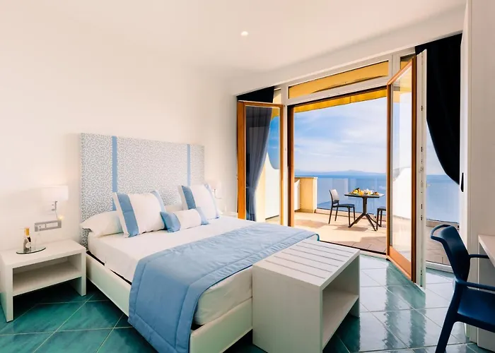 Sea View 4*